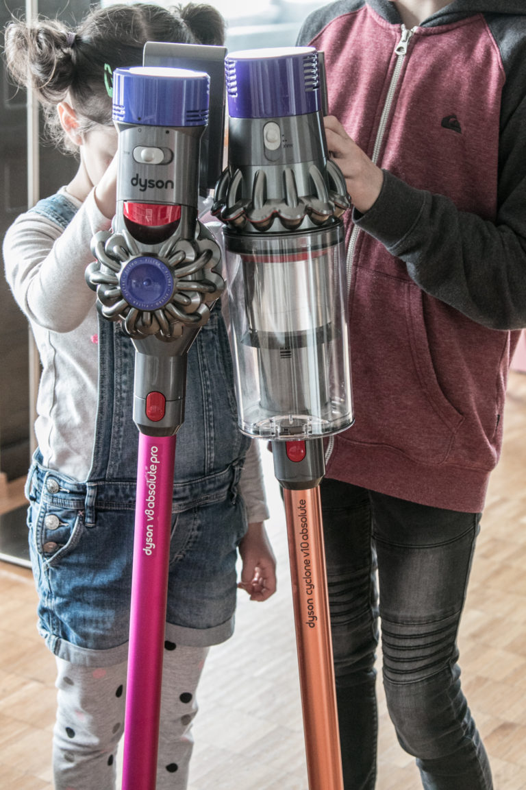 Dyson V10 Unterschied Motorhead Und Absolute Dyson V8 und V10 - der Vergleich, wer kann mehr?