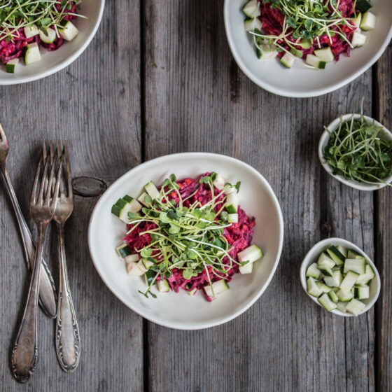 Linsensalat mit Randen und Ziegenfrischkäse