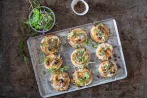 Flammkuchen Rezept mit Apfel und Gorgonzola