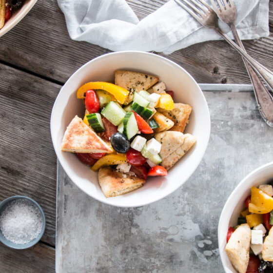 Griechischer Salat mit Pitabrot Rezept