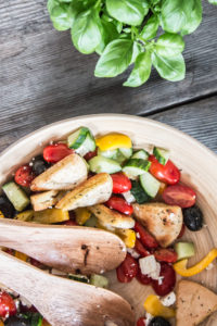 Griechischer Salat mit Pitabrot Rezept