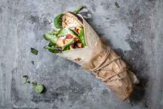 Wrap mit Aubergine und Halloumi Rezept