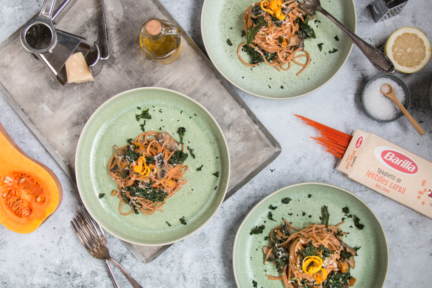 Spaghetti mit Federkohl und Kürbis
