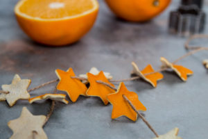 DIY Weihnachtsdeko Orangen Girlande