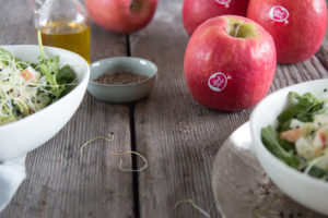 Gurken Kohlrabi Salat mit Apfel Pink Lady Rezept