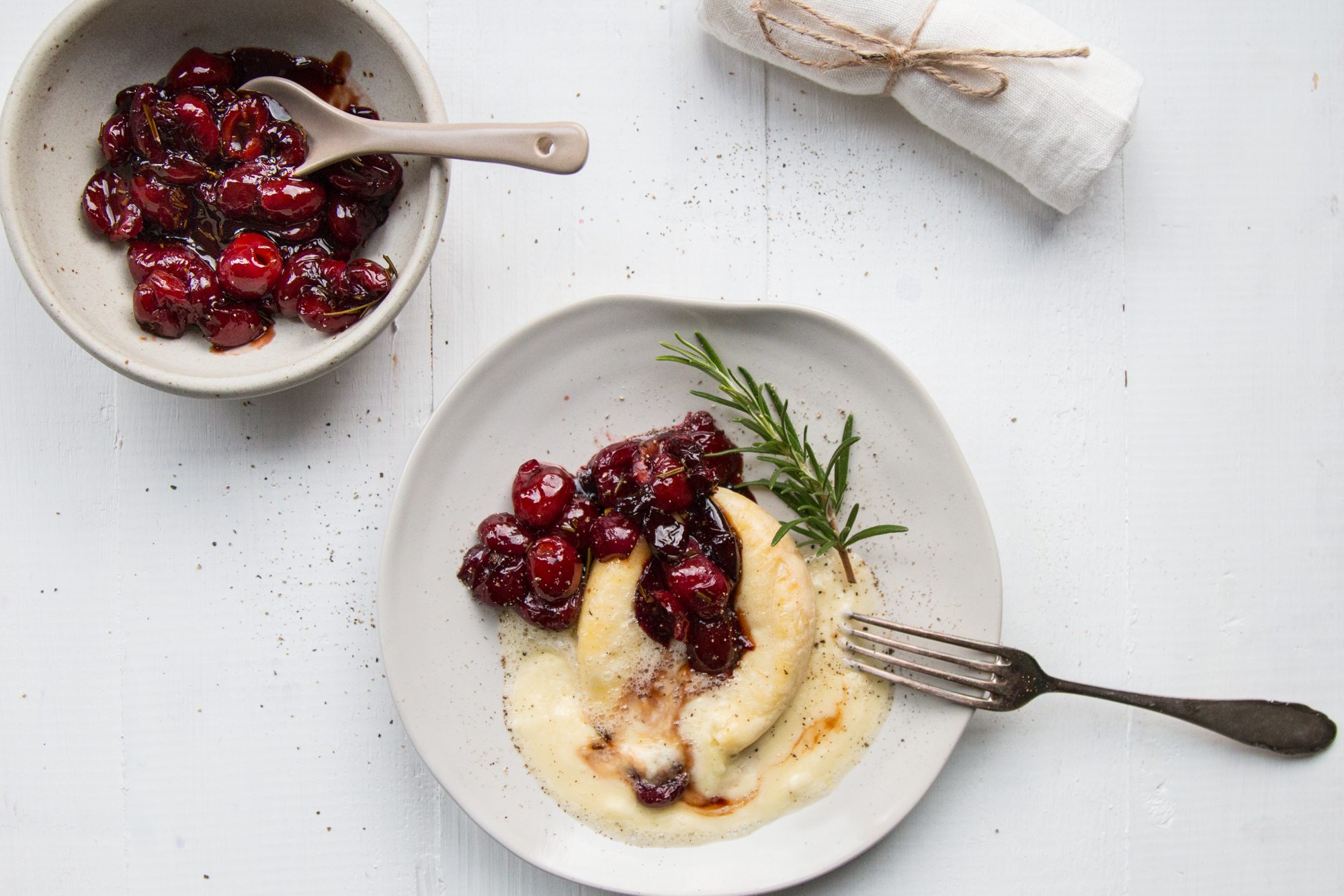 Gebackener Tomme mit Balsamico Kirschen - LouMalou.ch