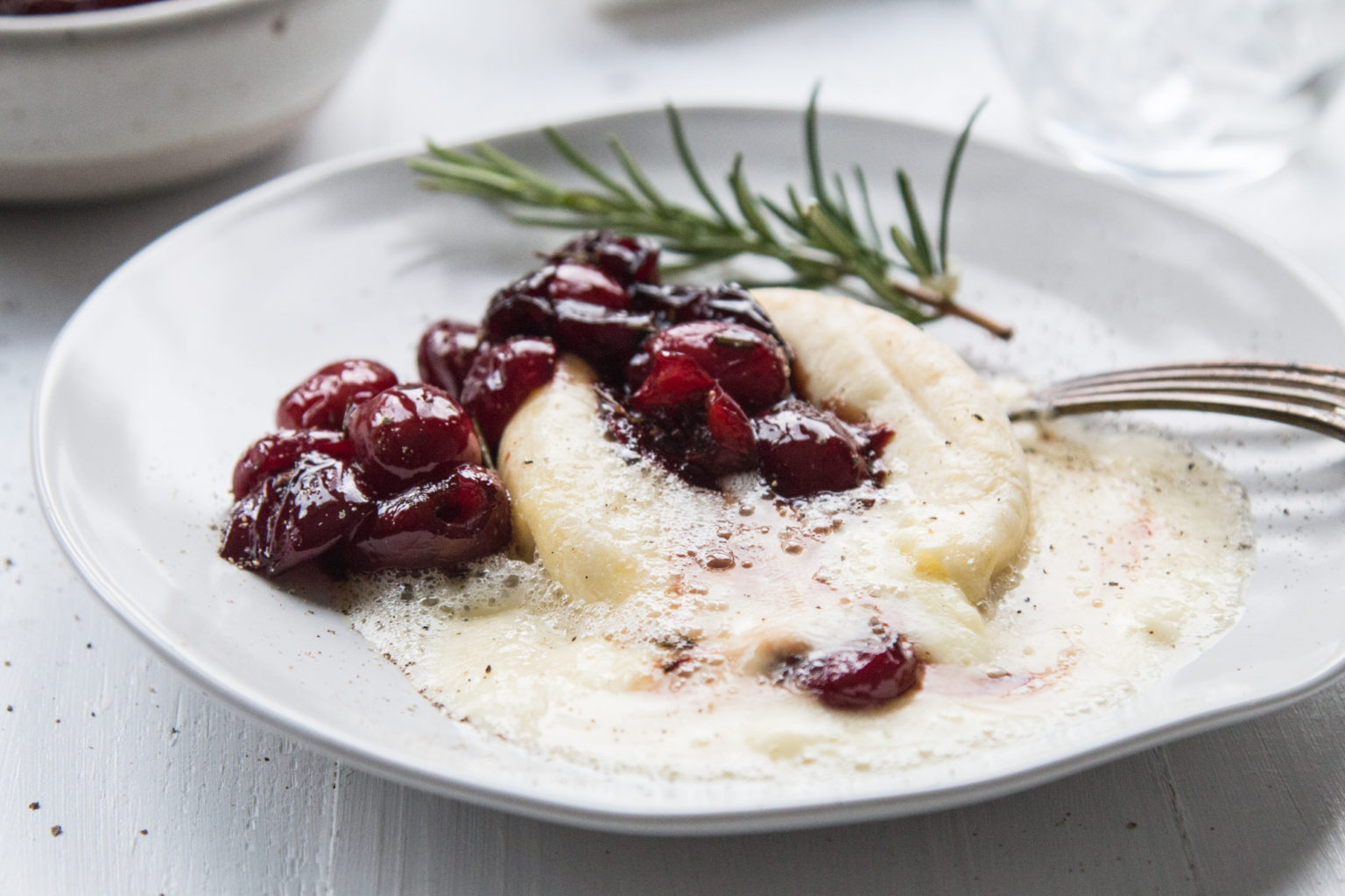 Gebackener Tomme mit Balsamico Kirschen - LouMalou.ch