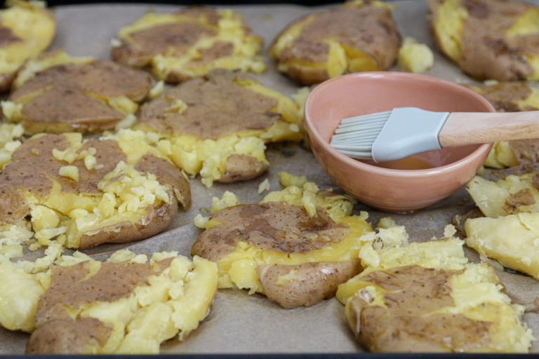 Schnelle Smashed Potatoes mit Fetacreme - LouMalou.ch