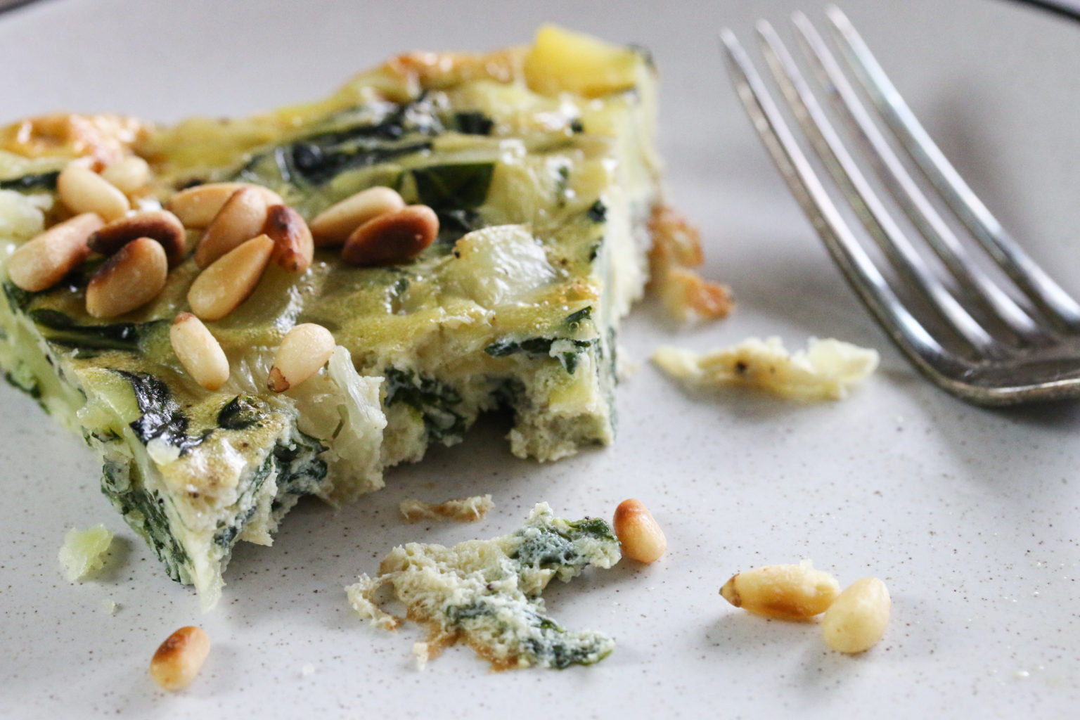 Einfache Frittata mit Krautstiel und Feta - LouMalou.ch
