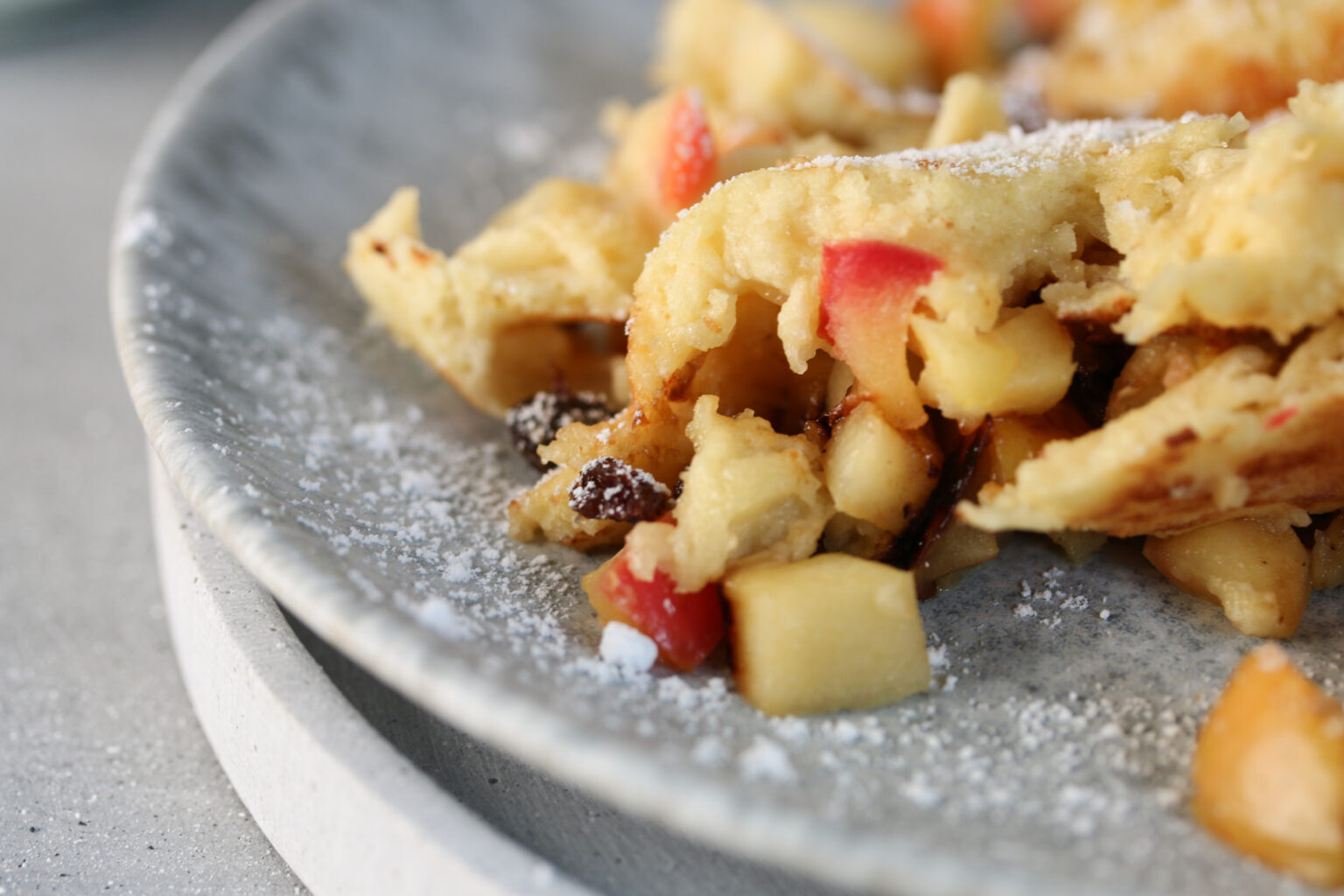 Bratapfel Schmarrn mit Vanille Mascarpone - Loumalou Bratapfel Schmarrn mit Vanille Mascarpone - Loumalou